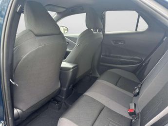 Toyota C-HR 2.0 VVT 13.6kWh Design SUV 5dr Petrol Plug-in Hybrid CVT Euro 6 