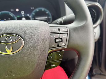 Toyota C-HR 2.0 VVT 13.6kWh Design SUV 5dr Petrol Plug-in Hybrid CVT Euro 6 