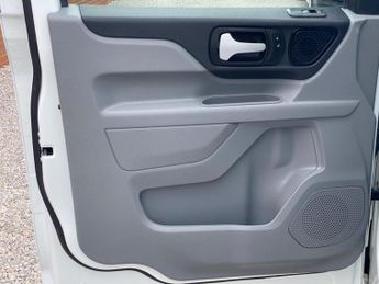 LEVC VN5 31kWh City Auto Euro 6 5dr (Range Extender)