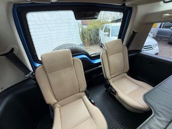 Land Rover Discovery 4.0i V8 ES Station Wagon 5dr (7 Seats)