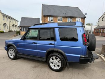 Land Rover Discovery 4.0i V8 ES Station Wagon 5dr (7 Seats)