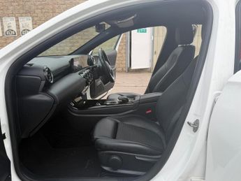 Mercedes-Benz A Class 1.3 A200 Sport (Executive) 7G-DCT Euro 6 (s/s) 5dr