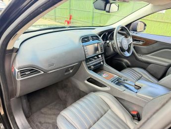 Jaguar F-PACE 2.0 D180 Portfolio Auto AWD Euro 6 (s/s) 5dr