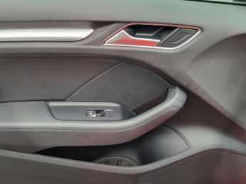 Audi A3 1.4 TFSI e-tron Sportback e-S Tronic Euro 6 5dr 8.8kWh