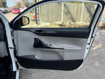 Toyota iQ 1.0 VVT-i 2 Multidrive Euro 5 3dr