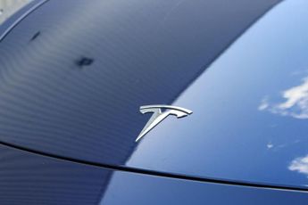 Tesla Model Y (Dual Motor) Long Range Auto 4WDE 5dr