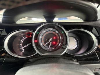 DS AUTOMOBILES DS 3 1.6 BlueHDi Prestige Euro 6 (s/s) 3dr