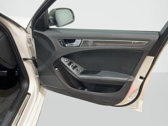 Audi RS4 Avant 4.2 FSI V8 S Tronic quattro Euro 5 5dr