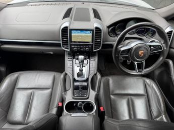 Porsche Cayenne 3.0 V6 E-Hybrid S TiptronicS 4WD Euro 6 (s/s) 5dr