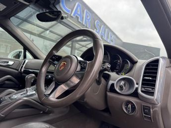 Porsche Cayenne 3.0 V6 E-Hybrid S TiptronicS 4WD Euro 6 (s/s) 5dr