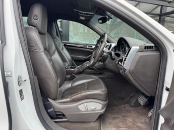 Porsche Cayenne 3.0 V6 E-Hybrid S TiptronicS 4WD Euro 6 (s/s) 5dr