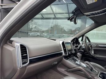Porsche Cayenne 3.0 V6 E-Hybrid S TiptronicS 4WD Euro 6 (s/s) 5dr
