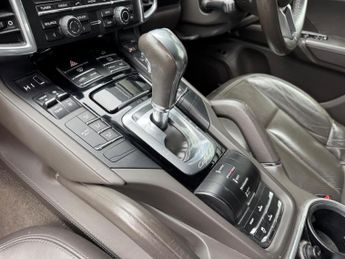 Porsche Cayenne 3.0 V6 E-Hybrid S TiptronicS 4WD Euro 6 (s/s) 5dr