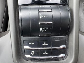 Porsche Cayenne 3.0 V6 E-Hybrid S TiptronicS 4WD Euro 6 (s/s) 5dr