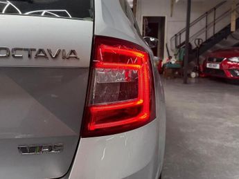 Skoda Octavia 2.0 TDI vRS DSG Euro 6 (s/s) 5dr (SNav)