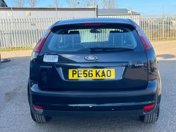 Ford Focus 1.6 Ghia 5dr