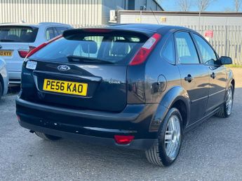 Ford Focus 1.6 Ghia 5dr