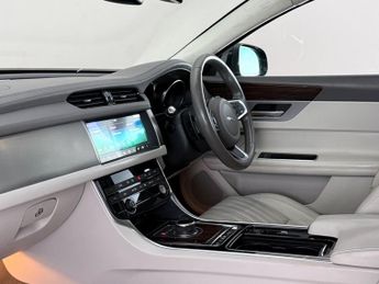 Jaguar XF 2.0i Portfolio Sportbrake Auto Euro 6 (s/s) 5dr