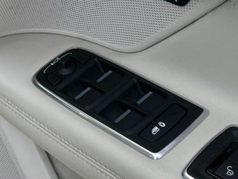 Jaguar XF 2.0i Portfolio Sportbrake Auto Euro 6 (s/s) 5dr