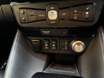 Nissan Leaf 40kWh Tekna Auto 5dr