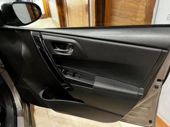 Toyota Auris 1.8 VVT-h Excel Touring Sports CVT Euro 6 (s/s) 5dr