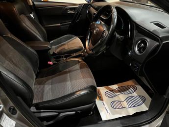 Toyota Auris 1.8 VVT-h Excel Touring Sports CVT Euro 6 (s/s) 5dr