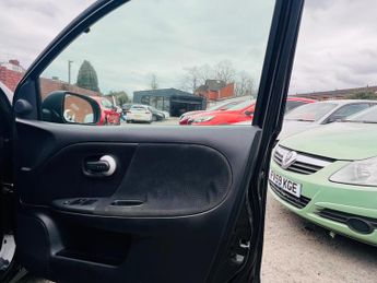 Nissan Note 1.6 16V n-tec+ Auto Euro 5 5dr