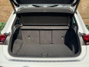 VOLKSWAGEN TIGUAN 2.0 TDI BlueMotion Tech R-Line SUV 5dr Diesel DSG 4Motion Euro 6