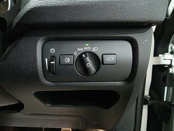 Volvo V40 1.5 T3 R-Design Edition Auto Euro 6 (s/s) 5dr