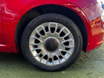 Fiat 500 1.2 Lounge Hatchback 3dr Petrol Dualogic Euro 4 (69 bhp)