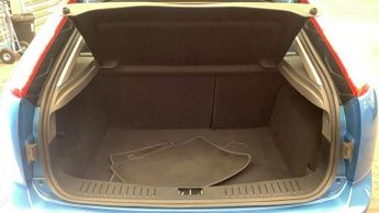 Ford Focus 1.6 Titanium 5dr