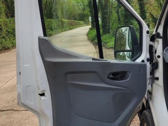 Ford Transit 2.2 TDCi 350 RWD L4 H1 Euro 5 2dr (DRW)