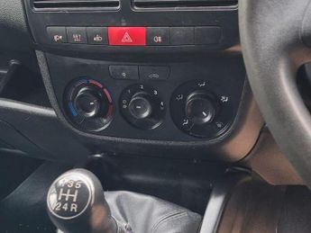 Vauxhall Combo 1.3 CDTi 2000 16v FWD L1 H1 3dr