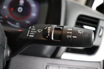 Nissan Qashqai 1.3 DIG-T MHEV N-Connecta XTRON Euro 6 (s/s) 5dr