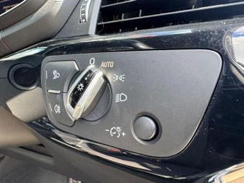 AUDI A4 AVANT 2.0 TDI S line Estate 5dr Diesel S Tronic quattro Euro 6 (s/s) (