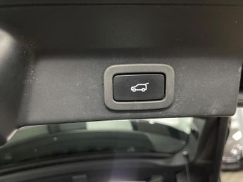 Jaguar F-PACE 2.0 D180 Chequered Flag Auto AWD Euro 6 (s/s) 5dr