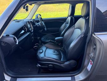 MINI Clubman 2.0 Cooper D Auto Euro 5 5dr