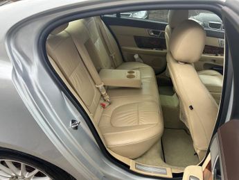Jaguar XF 2.7d V6 Luxury Auto Euro 4 4dr