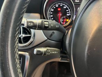 Mercedes-Benz GLA 1.6 GLA180 Urban Edition 7G-DCT Euro 6 (s/s) 5dr