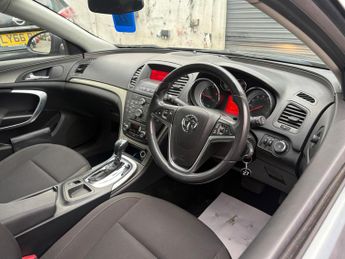 Vauxhall Insignia 2.0 CDTi Exclusiv Auto Euro 5 5dr
