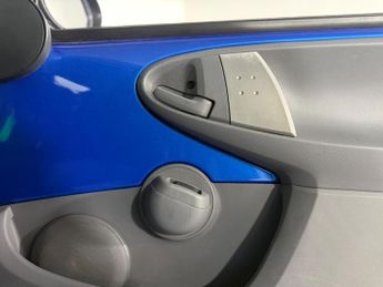 Toyota AYGO 1.0 VVT-i Blue Euro 4 5dr