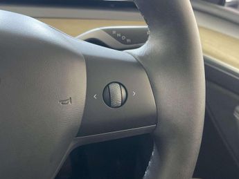 Tesla Model Y SUV 5dr Electric Auto RWD (346 ps)