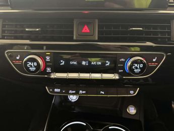 Audi A4 2.0 TDI 35 Black Edition Saloon 4dr Diesel S Tronic Euro 6 (s/s)