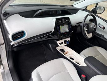 Toyota Prius 1.8 VVT-h Excel CVT Euro 6 (s/s) 5dr (15in Alloy)