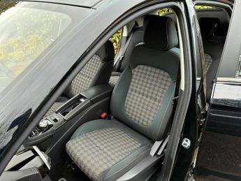 MG MG ZS 44.5kWh Excite Auto 5dr