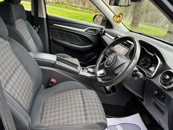 MG MG ZS 44.5kWh Excite Auto 5dr