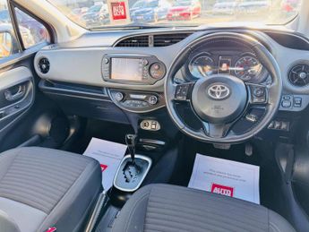 Toyota Yaris 1.5 VVT-h Icon Tech E-CVT Euro 6 (s/s) 5dr