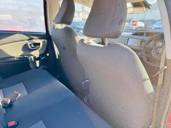 Toyota Yaris 1.5 VVT-h Icon Tech E-CVT Euro 6 (s/s) 5dr