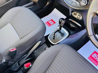 Toyota Yaris 1.5 VVT-h Icon Tech E-CVT Euro 6 (s/s) 5dr