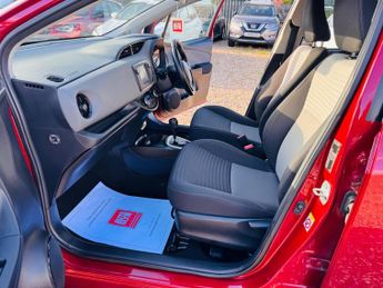 Toyota Yaris 1.5 VVT-h Icon Tech E-CVT Euro 6 (s/s) 5dr